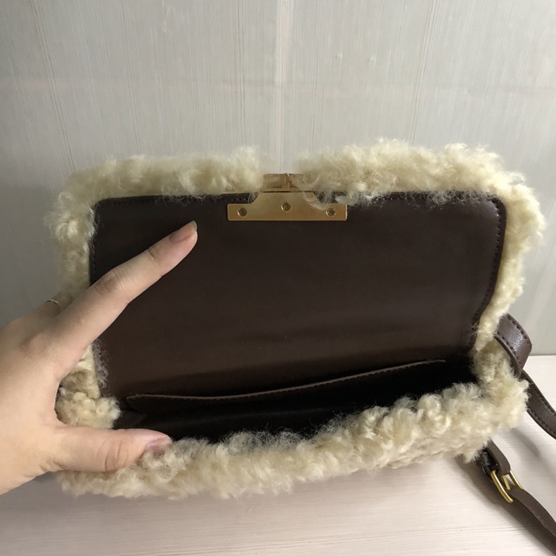 Túi si Lông C.ừ.u