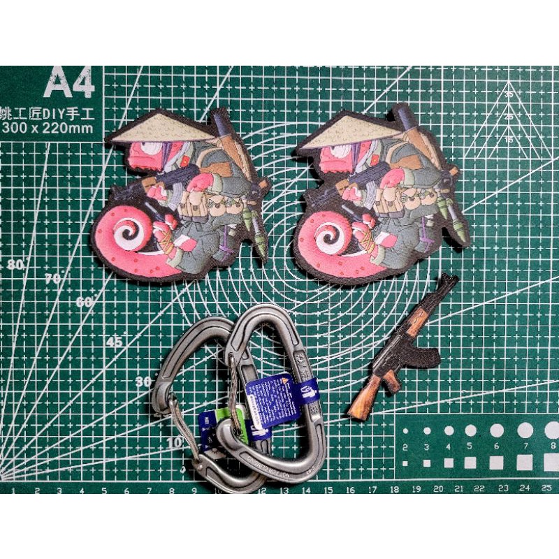 Patch in  chameleon. Tặng 1 móc ENO khi mua 1 patch.