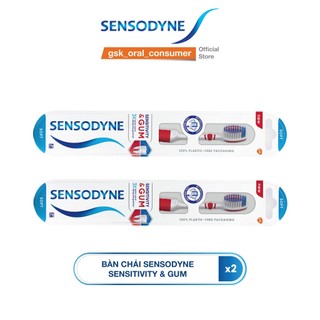 Bộ 2 Bàn chải đánh răng SENSODYNE Sensitive & Gum với lông bàn chải mềm, giúp làm sạch răng nhẹ nhàng và bảo vệ nướu