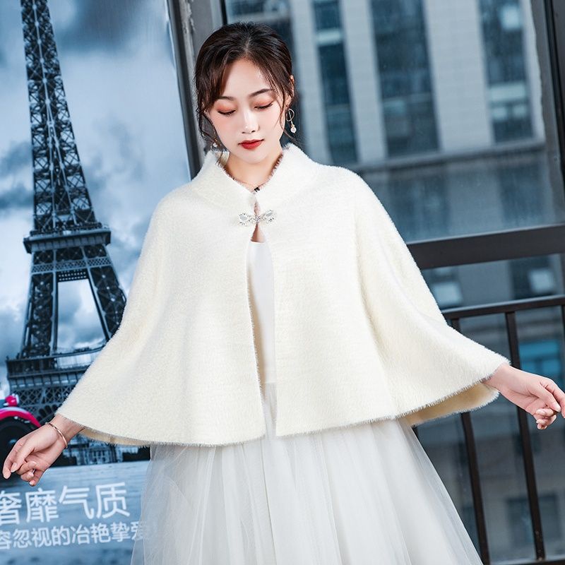 Áo Choàng Sườn Xám Phối Lông Sang Trọng Cho Cô Dâu