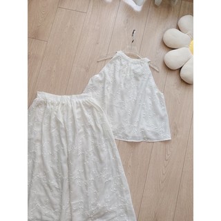 Set áo ren yếm phối chân váy midi
