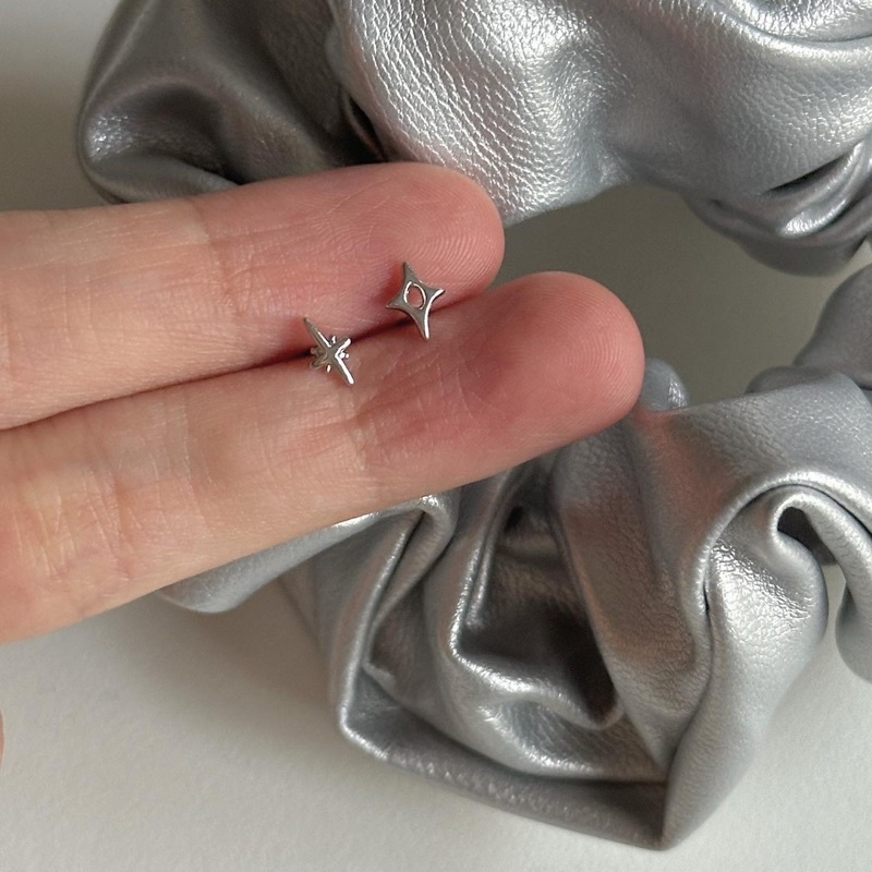 Combo 2 chiếc bông tai nhỏ xinh phong cách cho nam và nữ