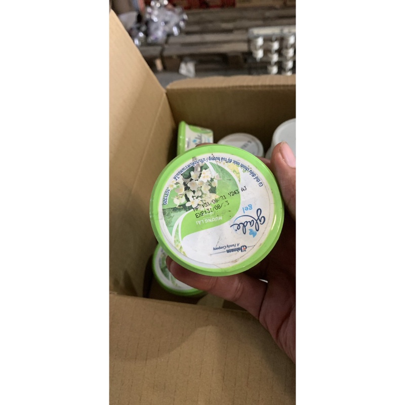 SÁP THƠM GLADE 70G  DATE 31/08/2023 thơm lắm