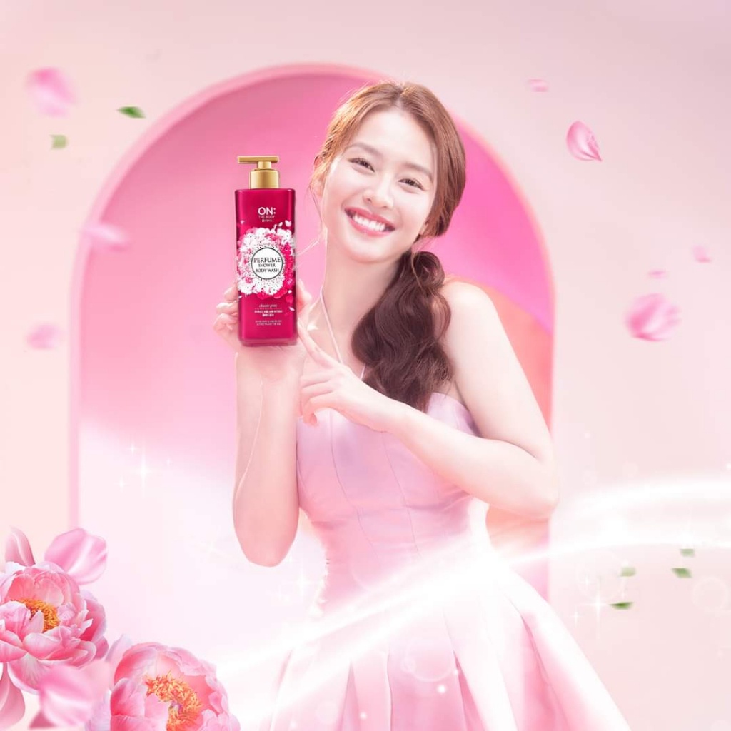 Sữa tắm dưỡng ẩm hương nước hoa On: The Body Perfume Classic Pink 500g