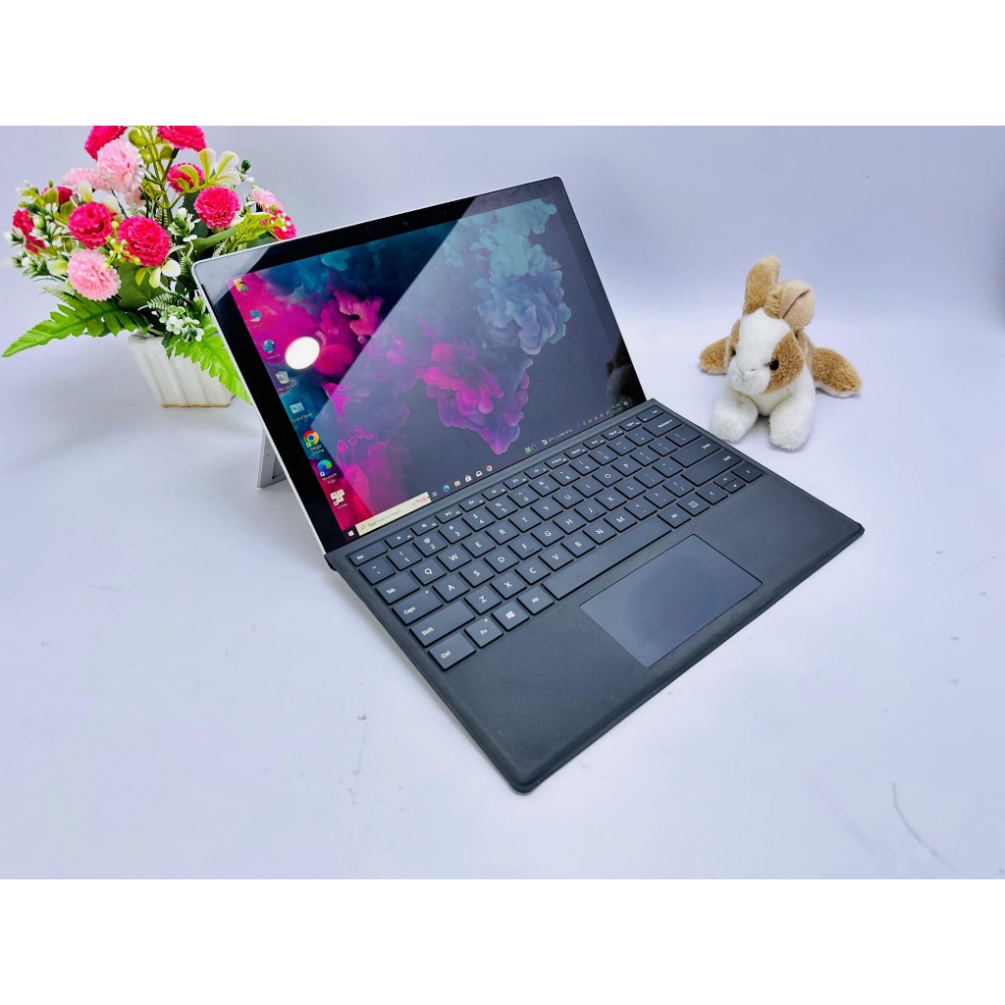 Máy tính bảng kiêm laptop Microsoft Surface Pro 5 Tablet  i5/ RAM 8GB/256GB/12.3" chuẩn màu sRGB -Shop uy tín