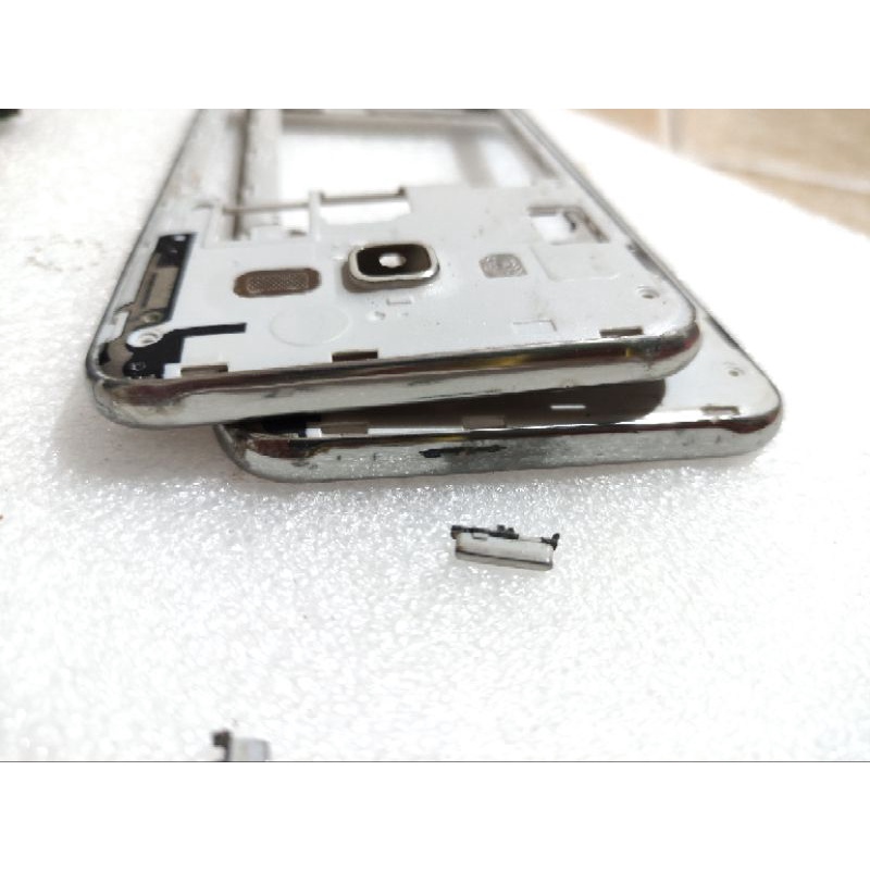 Khung Sườn Samsung J700 Tháo Máy Đã Qua Sử Dụng