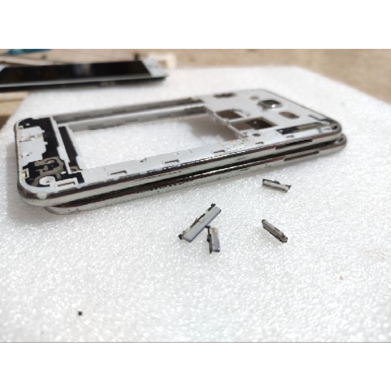 Khung Sườn Samsung J700 Tháo Máy Đã Qua Sử Dụng