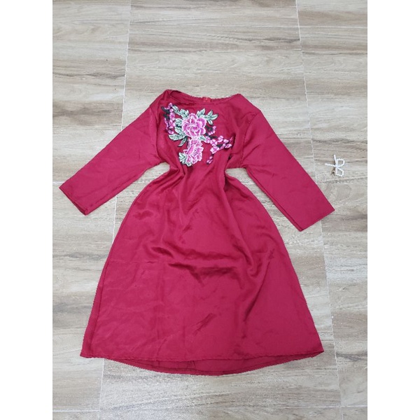 Đầm lụa dáng xuông