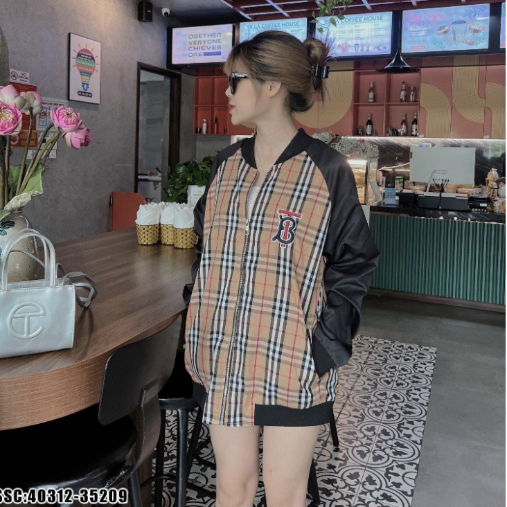 Áo khoác gió bomber DSQ chữ vàng siêu hot hit-Áo khoác thu đông vá vải xanh 2 vai siêu đẹp