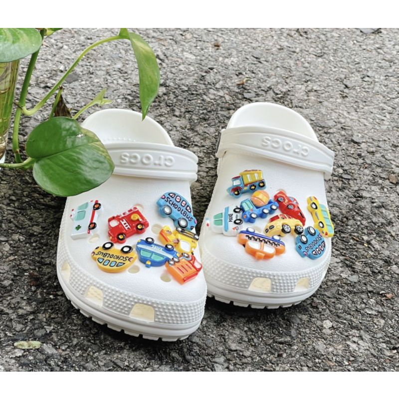 Dép sục Crocs hàng chính hãng C4-J3 trở lên charm nhỏ