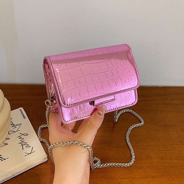 Túi Đeo Chéo mini Màu Bạc Phối Dây Xích Thời Trang Mùa Hè