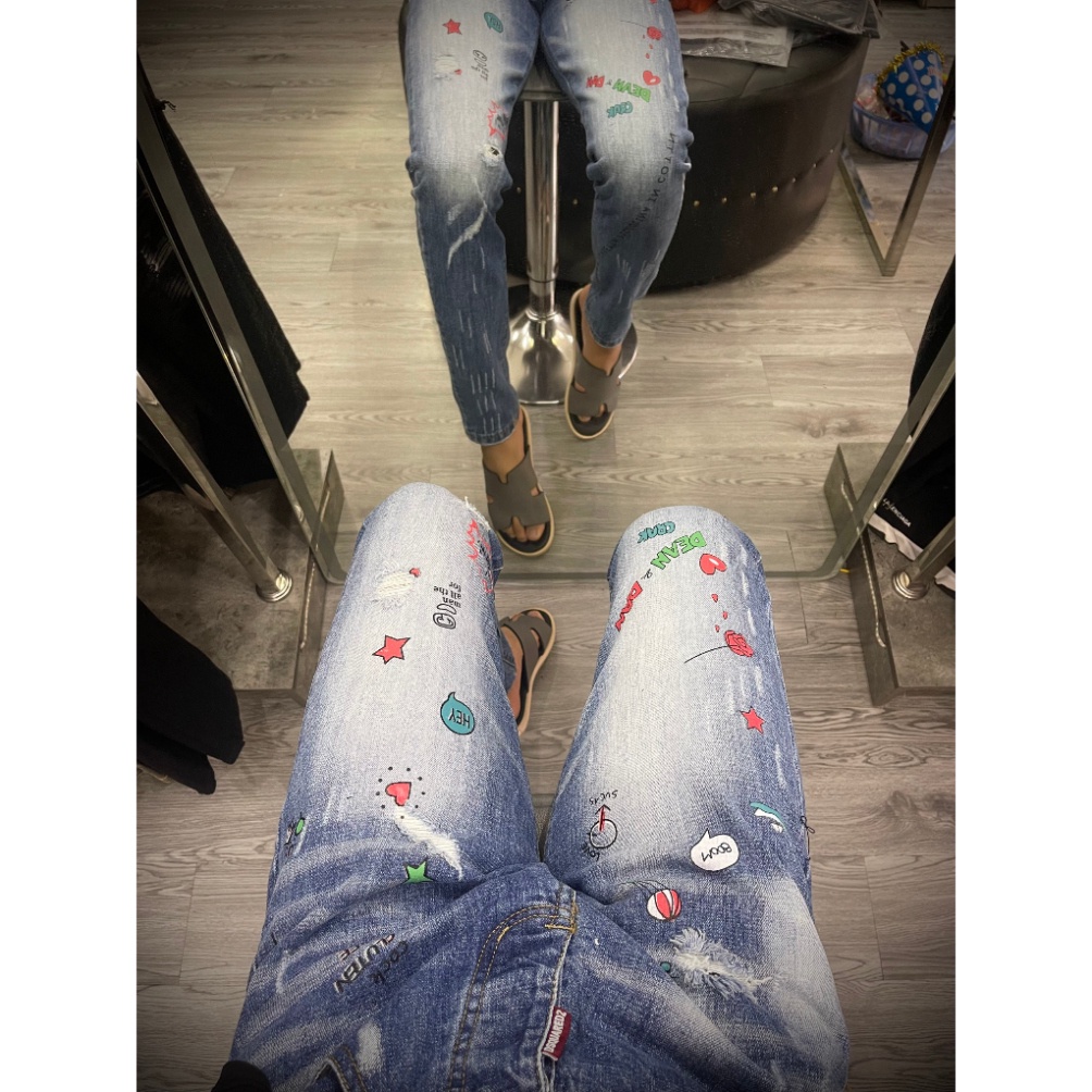 Quần jean bò nam Dsq2 slimfit wash xann bạc in hoạ tiết sticker hoa sao chữ thêu lá phong túi sau QJ305P