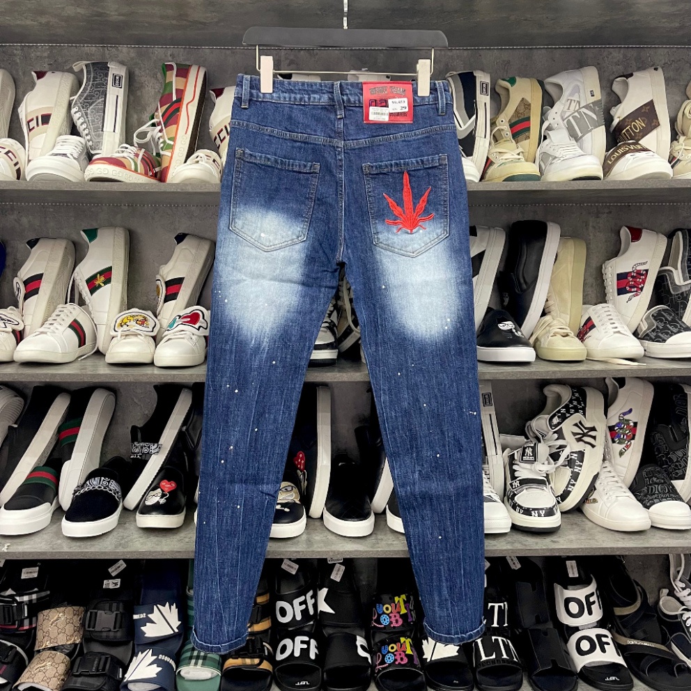 Quần jean bò nam Dsq2 biker slimfit xanh wash bạc trơn kẻ nhăn 3D thêu hình lá phong túi sau 4 cúc QJ312P