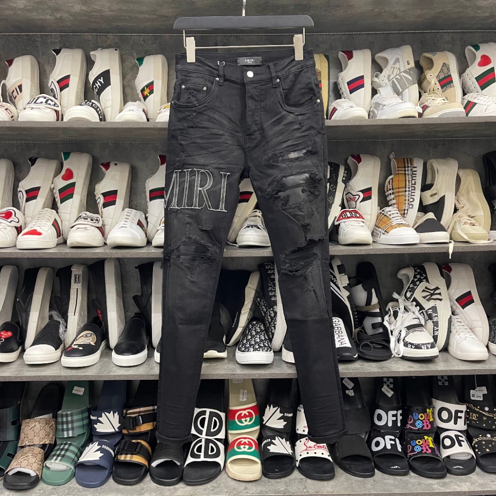 Quần jean skinny Amiri nam likeauth wash đen mài thêu chữ đùi phối rách xù vá da đen mix túi sau da JSC12P