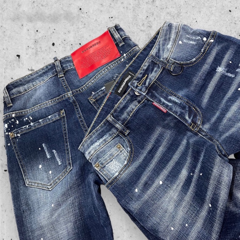 Quần jean bò nam Dsq2 biker slimfit xanh mài bạc rách 1 bên gối dập nhăn 3D vảy sơn 4 cúc chữ QJ296P