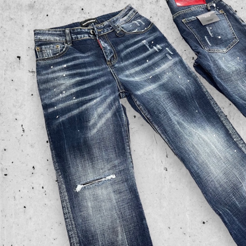 Quần jean bò nam Dsq2 biker slimfit xanh mài bạc rách 1 bên gối dập nhăn 3D vảy sơn 4 cúc chữ QJ296P