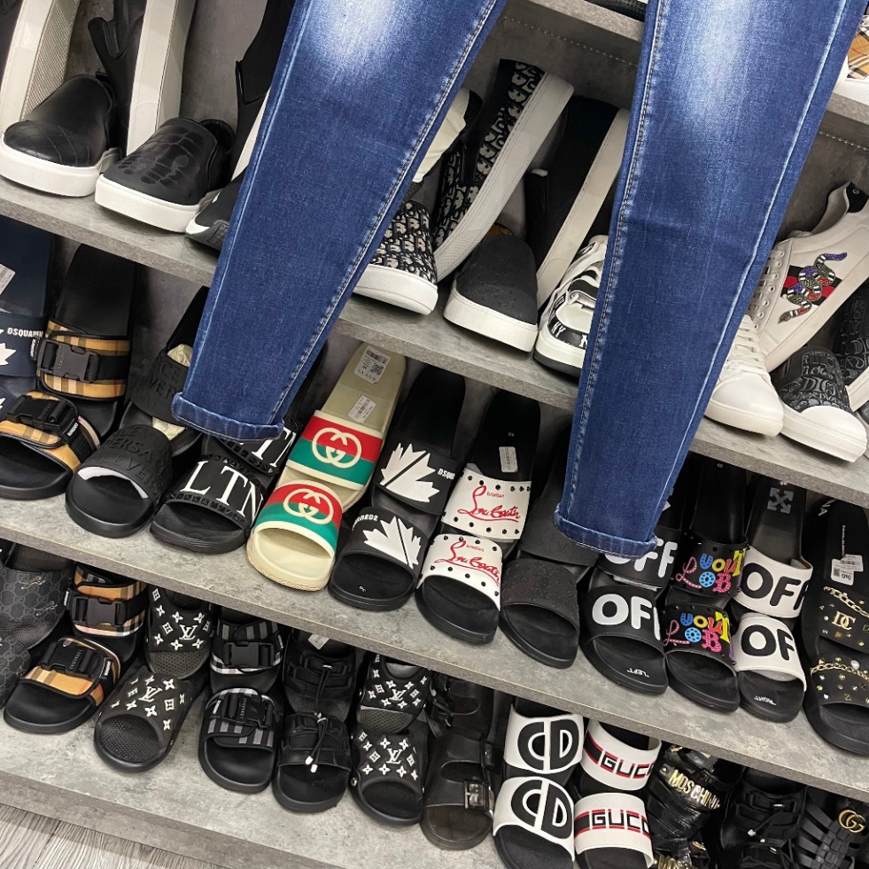 Quần jean bò nam Dsq2 slimfit xanh wash kẻ bạc trơn dập nổi chữ ICON đen sau đùi đơn giản basic QJ302P