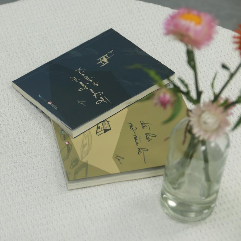 Sách - Dài Hơn Một Mùa Hè  - AZVietNam