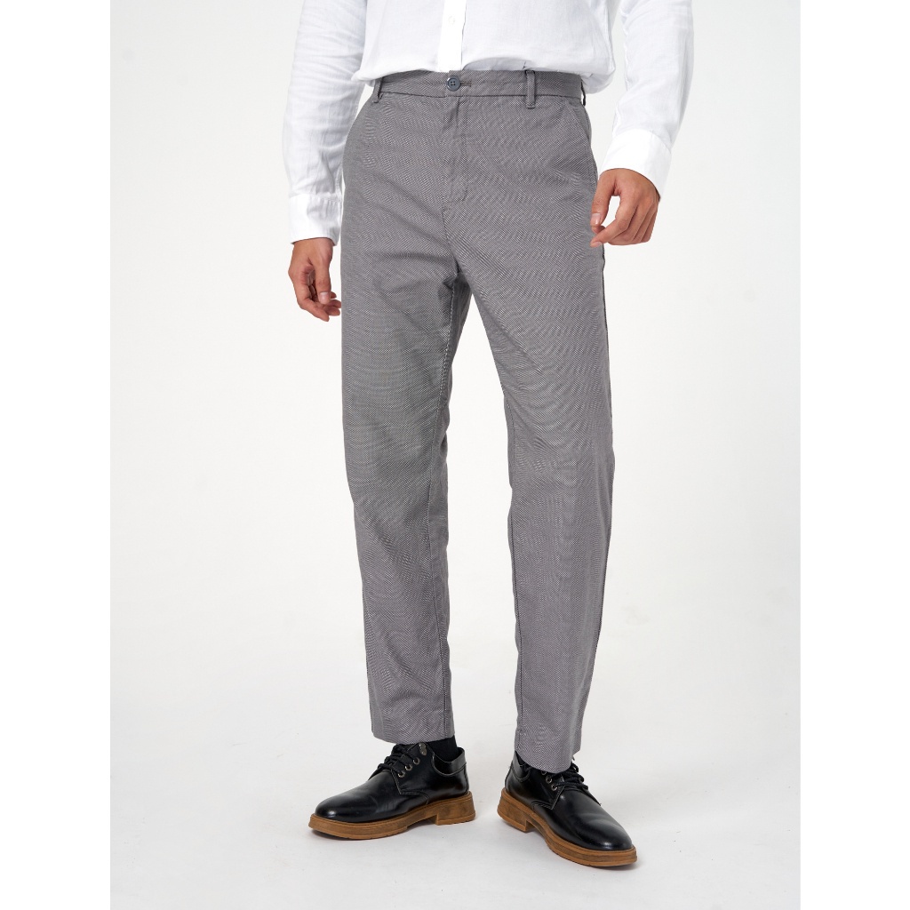 Quần dài nam CANIFA chất liệu cotton co giãn, cạp thường cài cúc, có khóa, phom ôm 8BP22W012