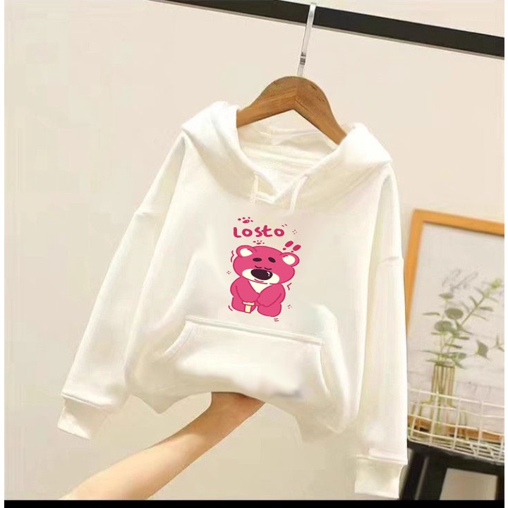 Áo hoodie gấu dâu hồng buồn cho bé gái phom rộng chất nỉ size từ 9 đến 65kg