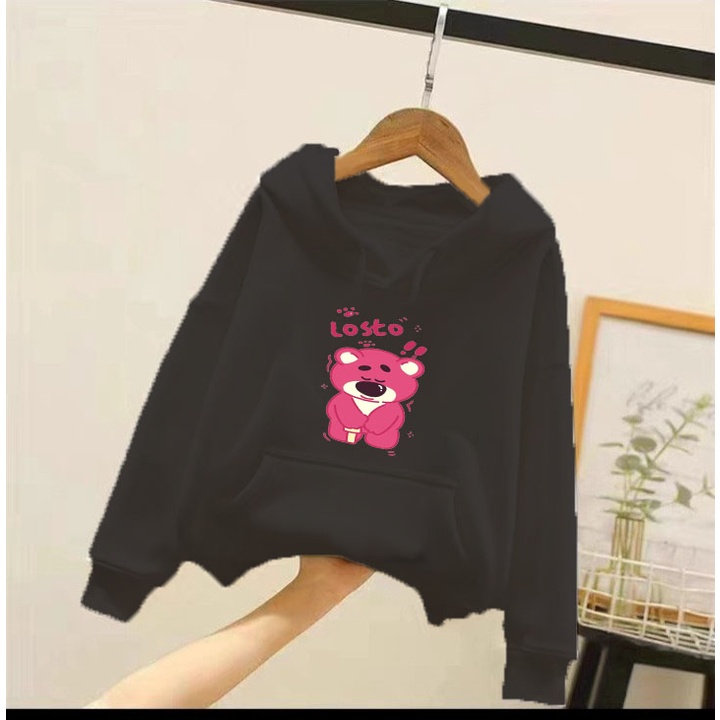 Áo hoodie gấu dâu hồng buồn cho bé gái phom rộng chất nỉ size từ 9 đến 65kg