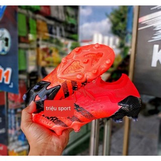 Giày đá bóng Adidas predator FG