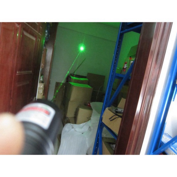 Giá tận gốc Đèn Laser Siêu Mạnh-Đèn Laze 303 Tia Sáng Xanh - Đỏ - hàng chuẩn