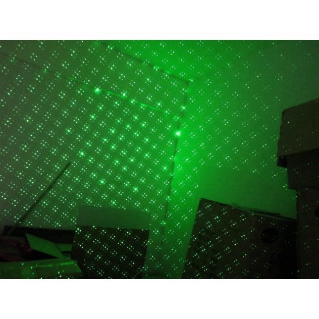 Giá tận gốc Đèn Laser Siêu Mạnh-Đèn Laze 303 Tia Sáng Xanh - Đỏ - hàng chuẩn
