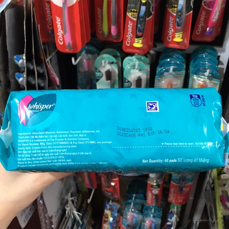 Băng vệ sinh Whisper có cánh ban ngày 40 miếng