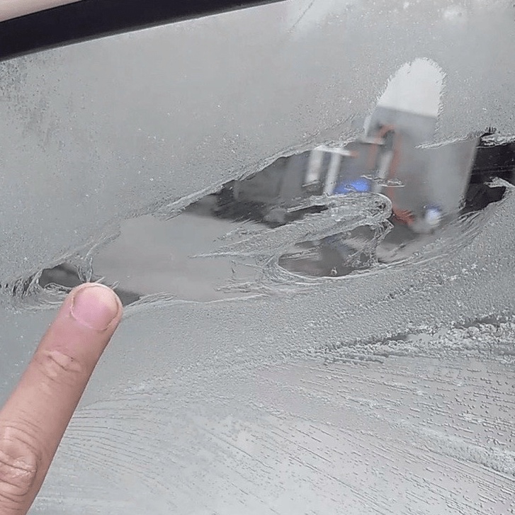 Dung dịch tẩy keo dán Film cách nhiệt cũ cho xe ô tô - dung tích 500ml - kèm vòi xịt và gạt nhựa