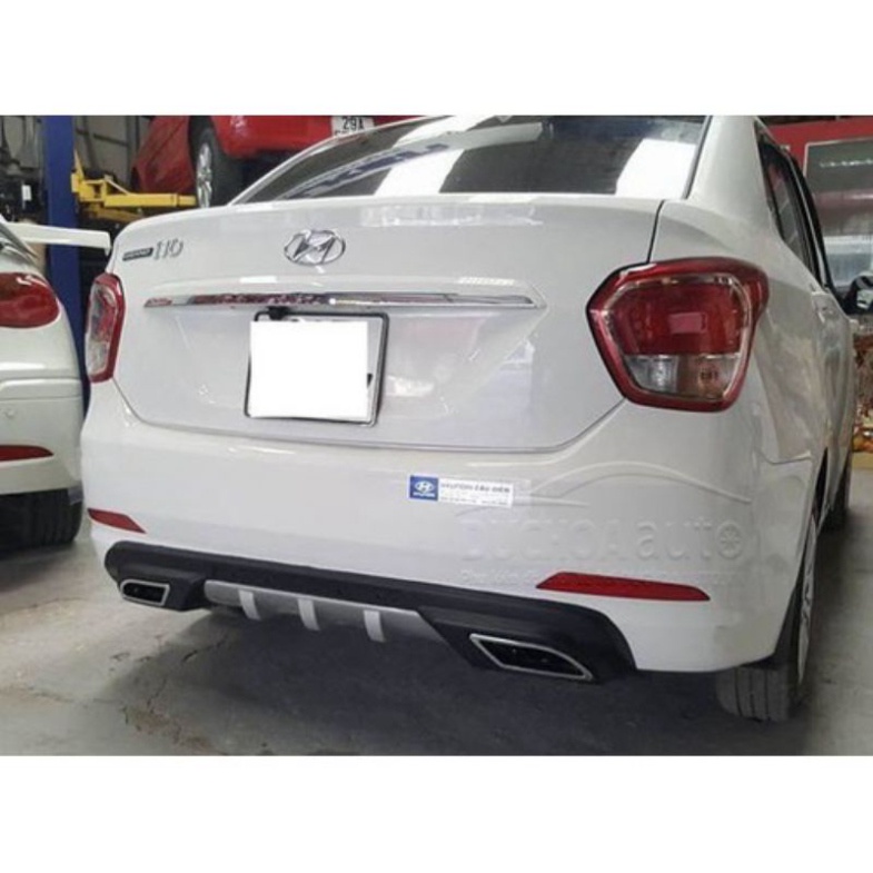 lippo, ốp cản sau lip chia pô xe huyndai i10 sedan - hatback đời (2014 - 2020)
