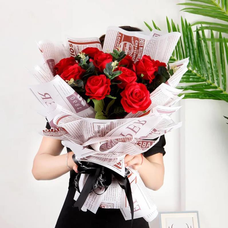 Giấy báo phong cách vintage gói hoa trang trí .