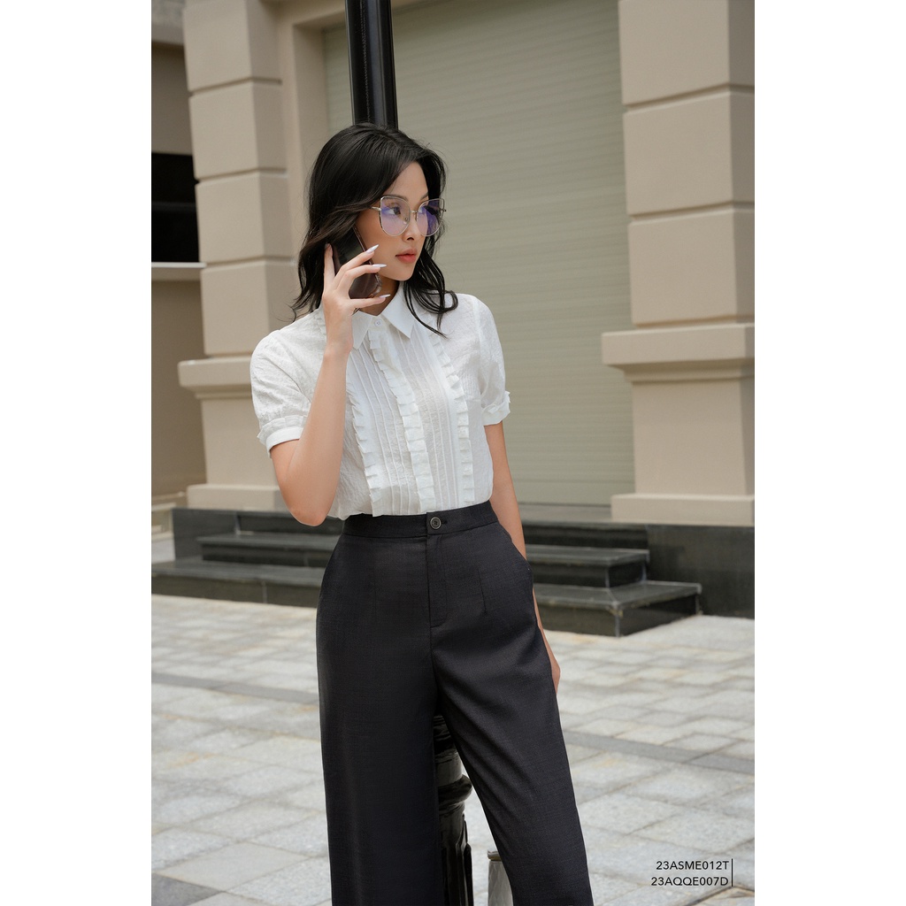 Áo sơ mi trắng nữ tay ngắn, phối bèo nhún Eva de Eva 23ASME012T