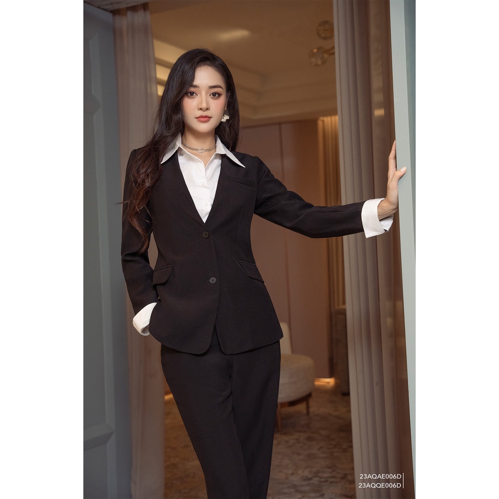 Áo vest đen nữ tay dài Eva de Eva 23AQAE006D