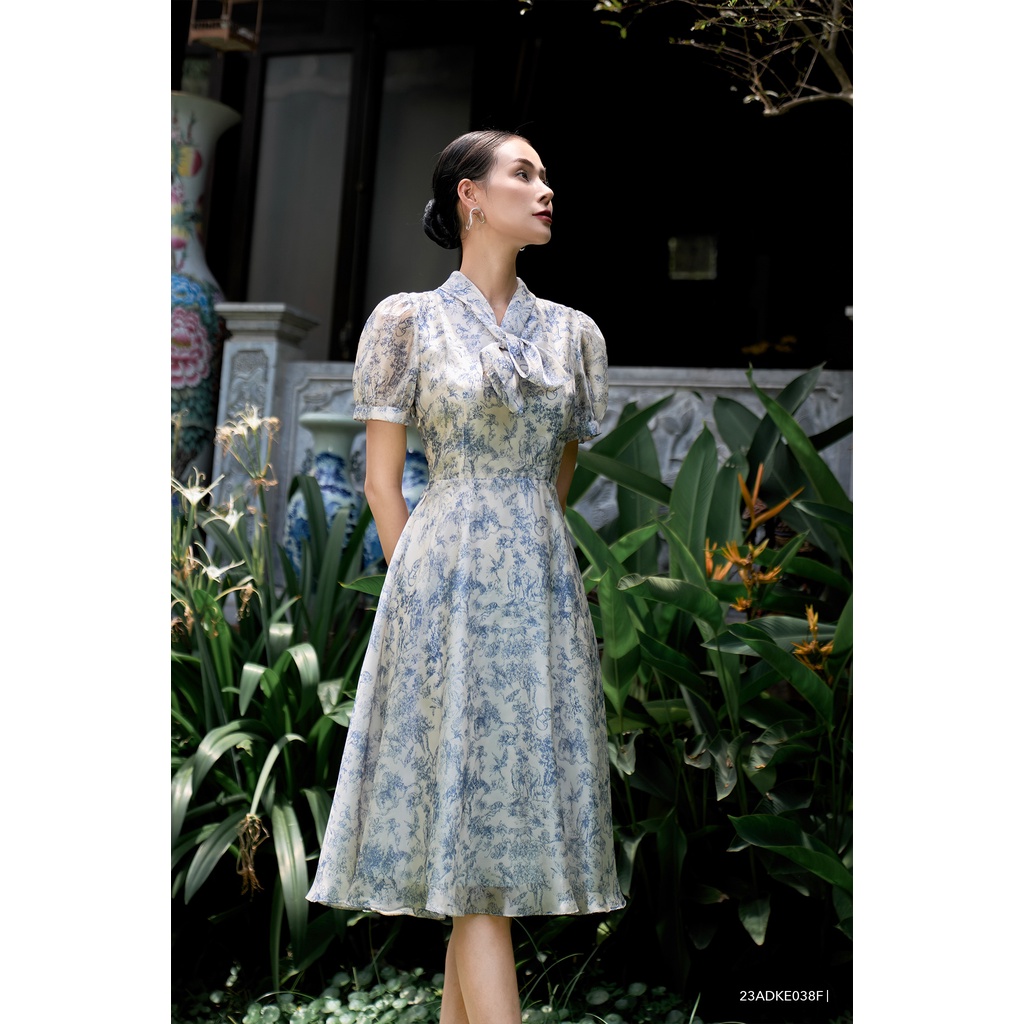 Đầm tay bồng ngắn cổ nơ, dáng xòe Eva de Eva 23ADKE038F