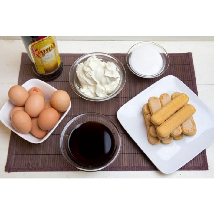 Hương mùi cà phê Kahlúa làm bánh tiramisu pha chế thức uống