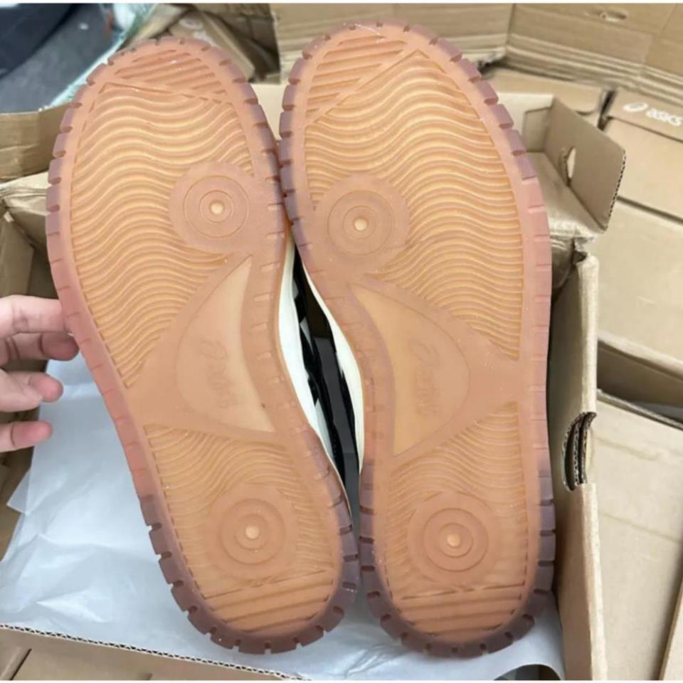 Giày Thể Thao Asics Court MZ Kem Đen Và Kem Xám Mẫu Mới Thiết Kế Độc Lạ Hàng Hot Trend 2023