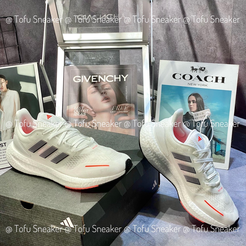 Giày chạy unisex Adi.das  Pureboost 22 HQ8582 màu trắng đen