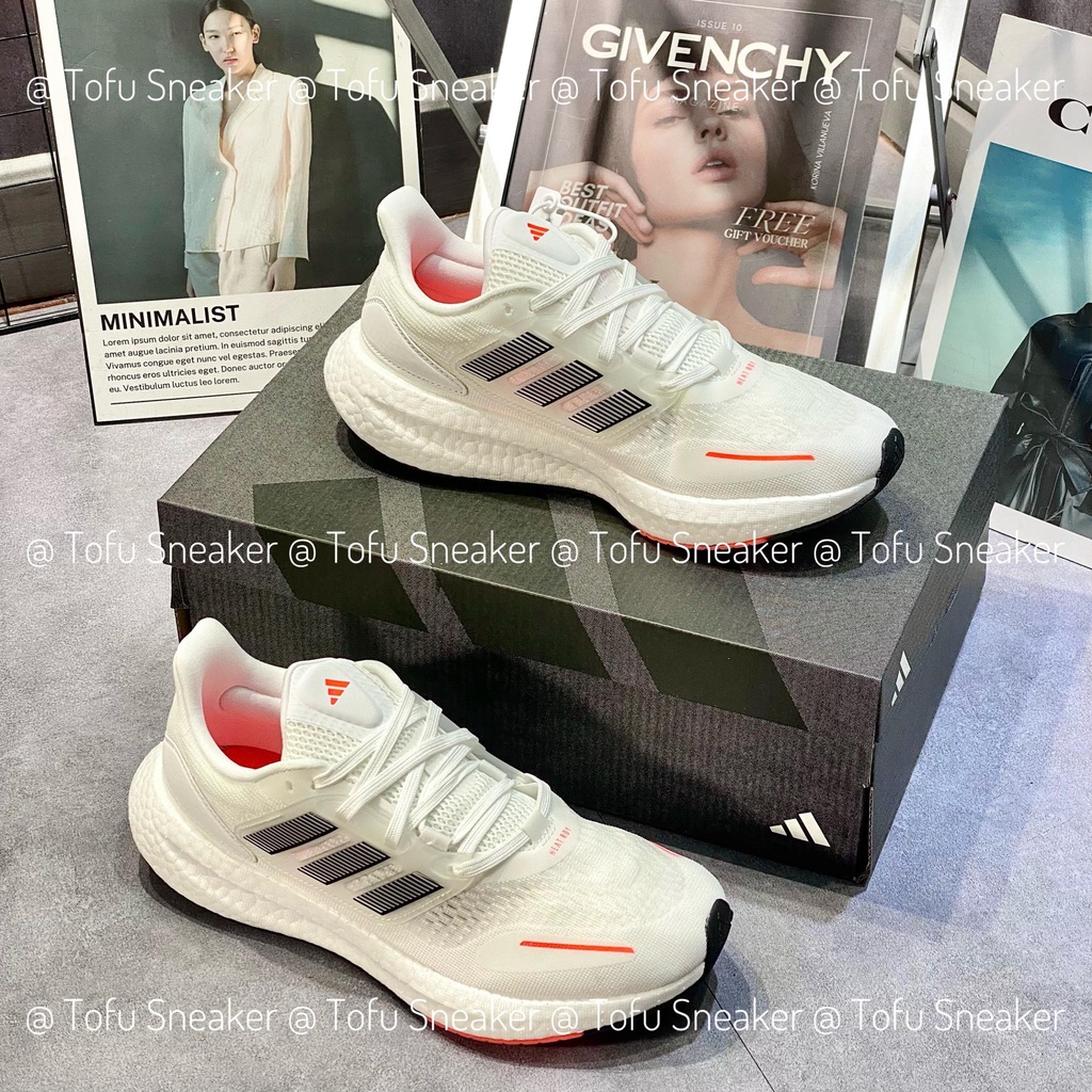 Giày chạy unisex Adi.das  Pureboost 22 HQ8582 màu trắng đen