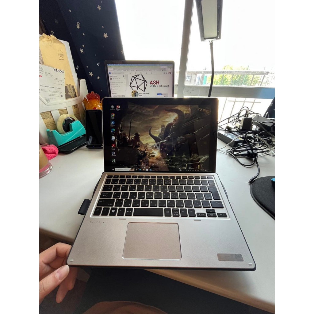 Máy tính bảng HP Elite x2 1012 G2 Core i5 7300U 12.3-Inch 2K Tablet