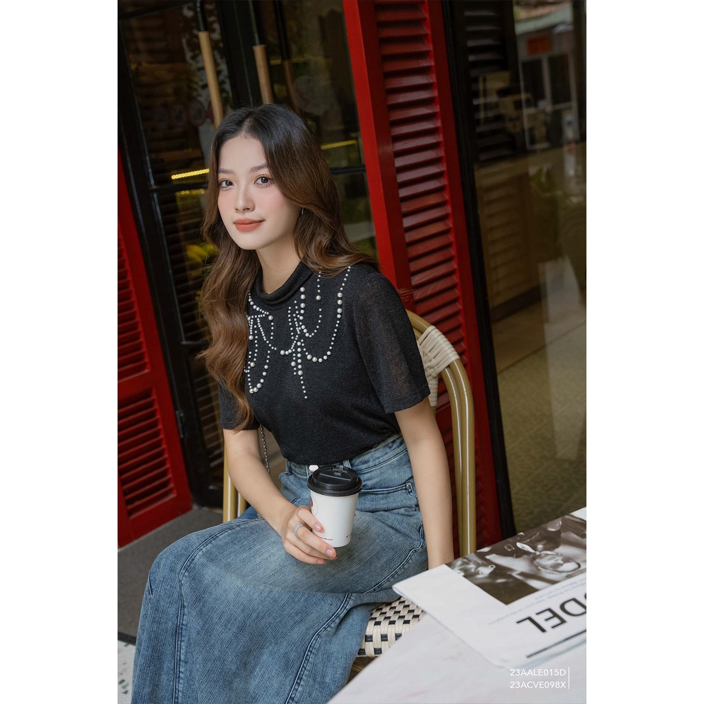 Áo len nữ tay ngắn Eva de Eva 23AALE015D