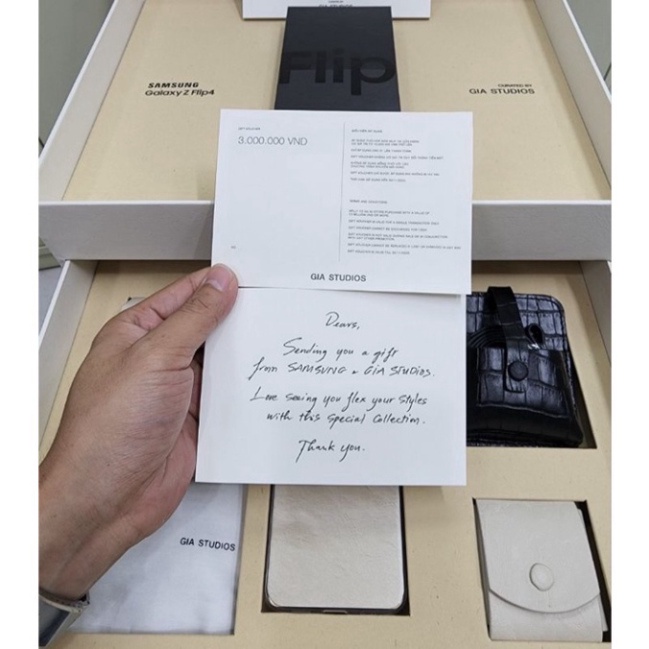 Điện thoại Samsung Galaxy Z Flip4 5G Flex Mode Collection Flip 4 Gia Studio - Hàng Chính hãng - New Seal BH 12 tháng