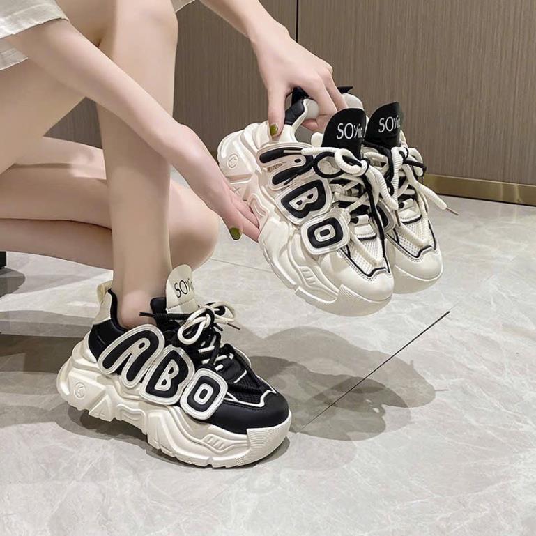 GIÀY SNEAKER ĐẾ THÔ MẪU MỚI PHỐI CHỮ DÂY CẶP SIÊU XỊN