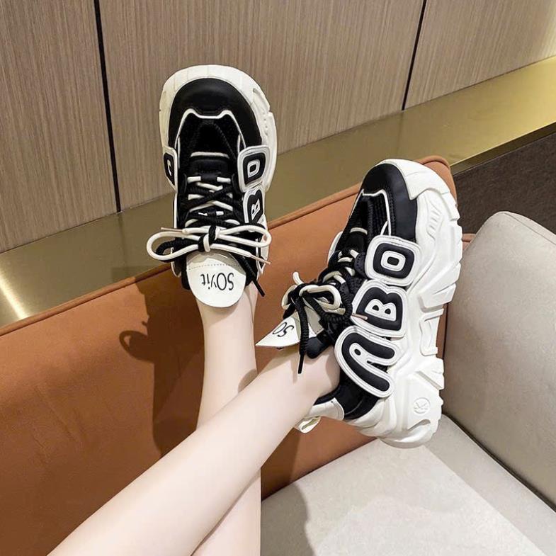 GIÀY SNEAKER ĐẾ THÔ MẪU MỚI PHỐI CHỮ DÂY CẶP SIÊU XỊN