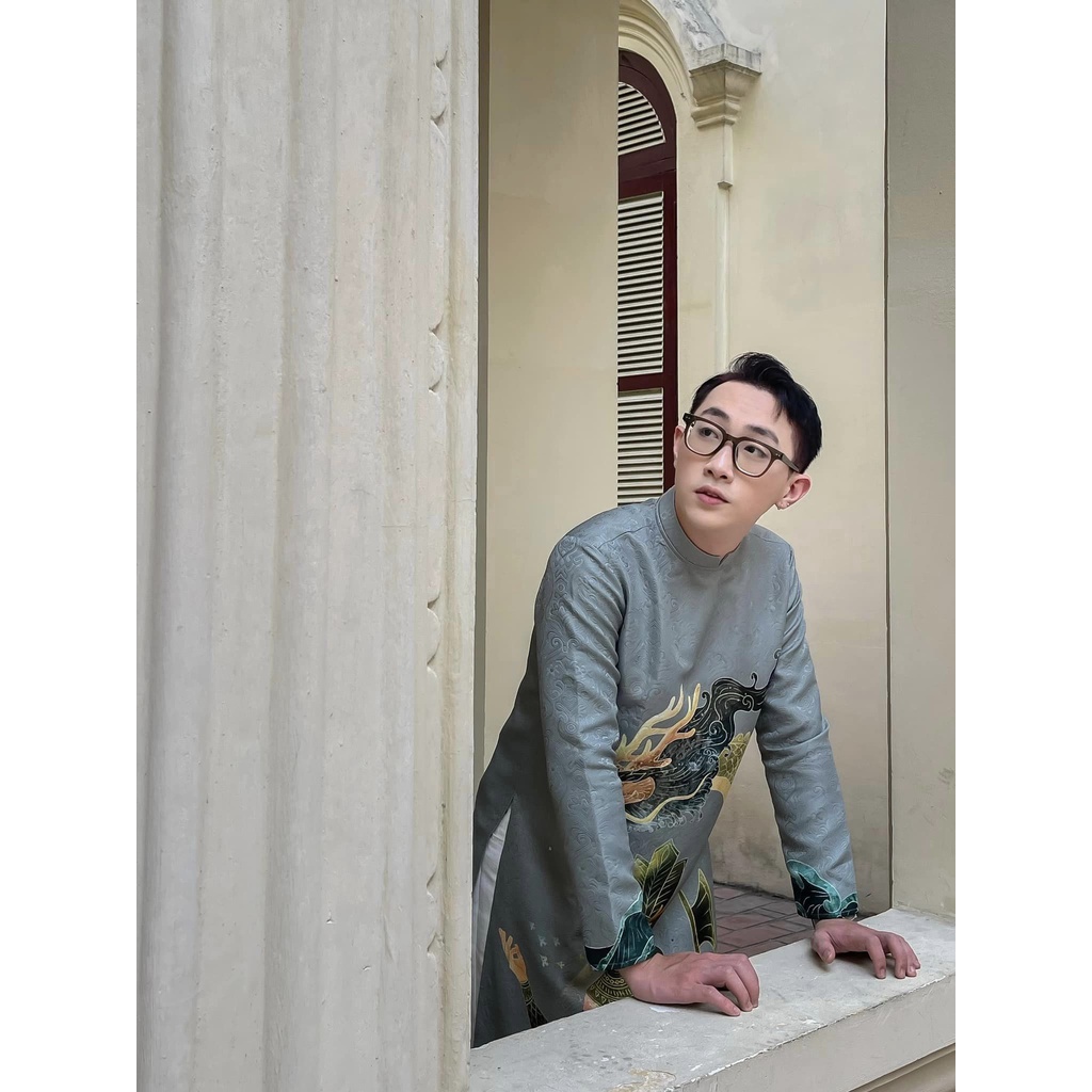 Áo dài in hình Lạc Long Quân - Sùng Lãm Xanh nhạt - Maison LONG