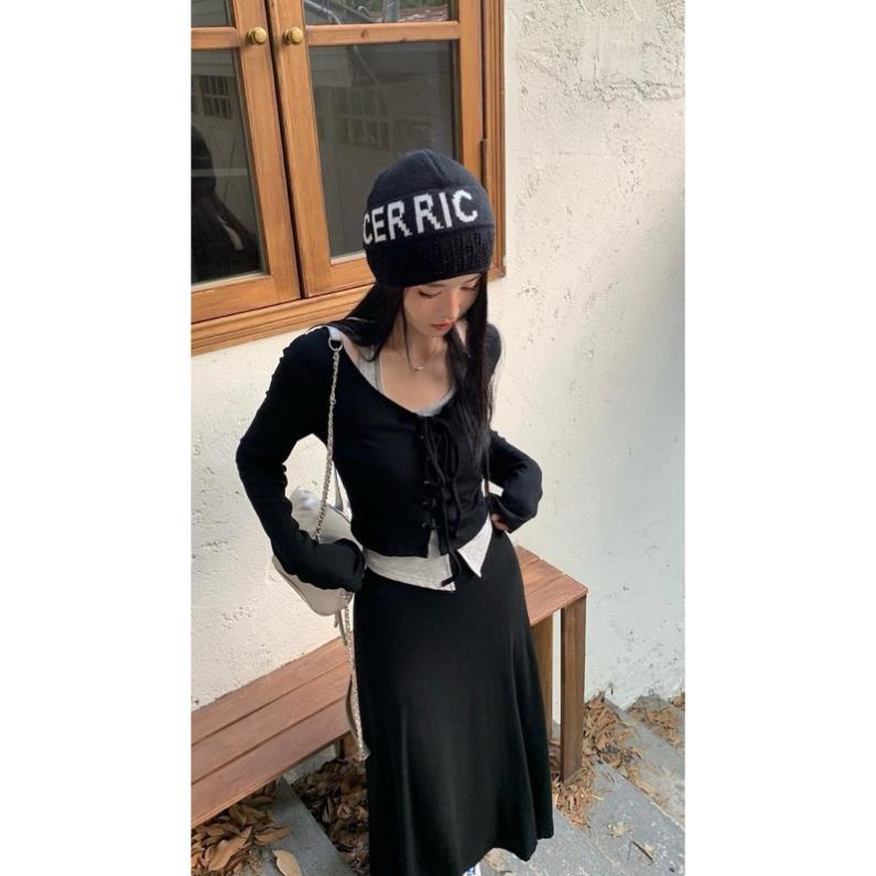 Set 3 món áo xám dây cổ phối áo khoác đan dây trước kèm chân váy maxi đen