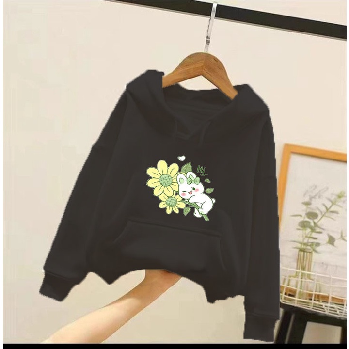 Áo hoodie thỏ trắng ôm hoa cho bé gái phom rộng chất nỉ size từ 9 đến 65kg