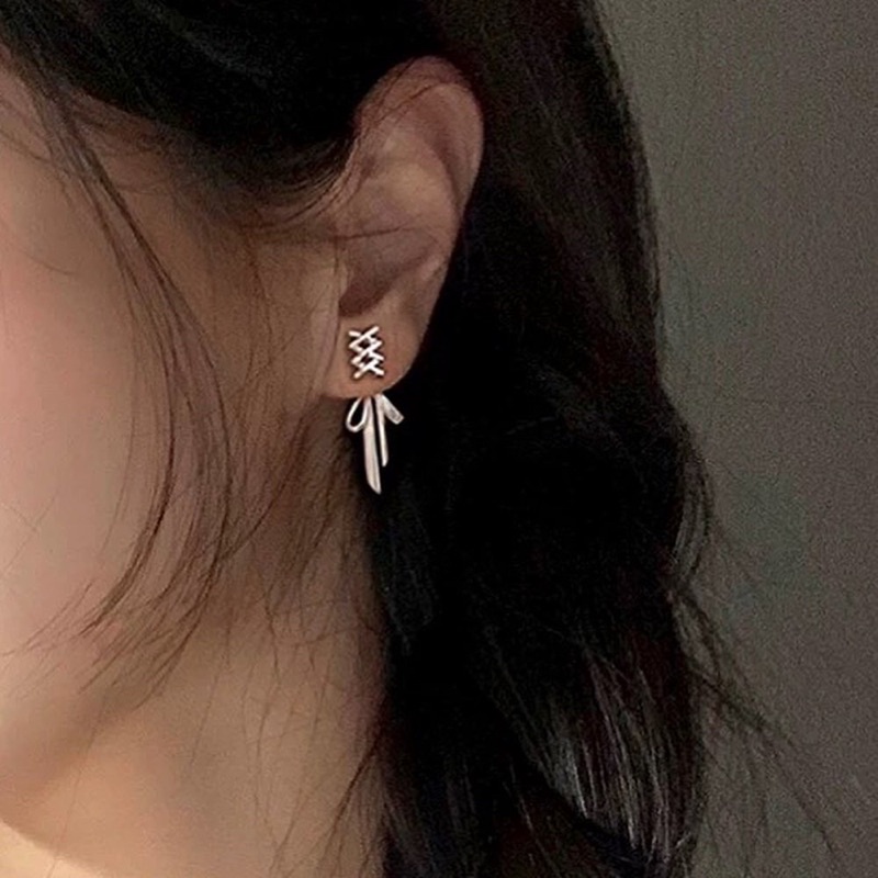 𝐯𝐞𝐥𝐯𝐞𝐭𝐩𝐢𝐧𝐤.𝐚𝐜𝐜🇰🇷 | Đôi bông tai hình dây ruy băng nơ