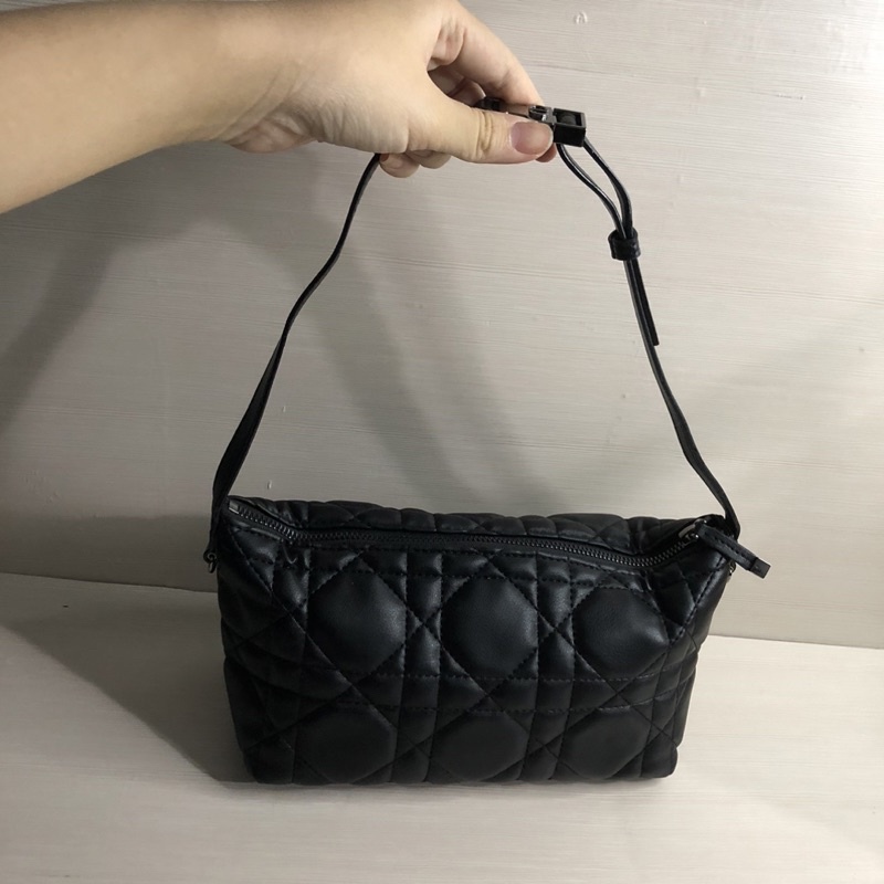 Túi si hiệu trần trám