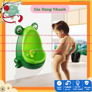 Bô ếch tiểu đứng bé trai